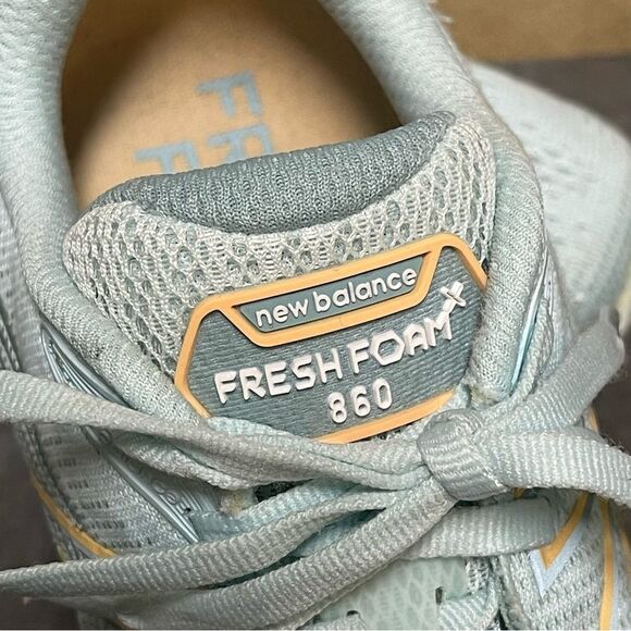 New Balance Fresh Foam 860v12 W8601BB1 Women's Light Blue Running Shoes SZ 7.5B - Picture 4 of 16